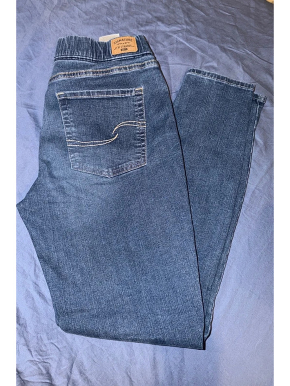 Signature Levi Strauss Gold -Women’s Totally Slimming Pull-On Skinny